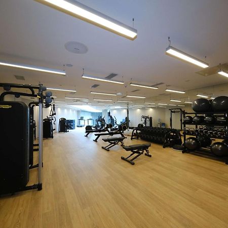 Doubletree By Hilton Istanbul Gayrettepe Hotel Exterior photo The gym at the hotel