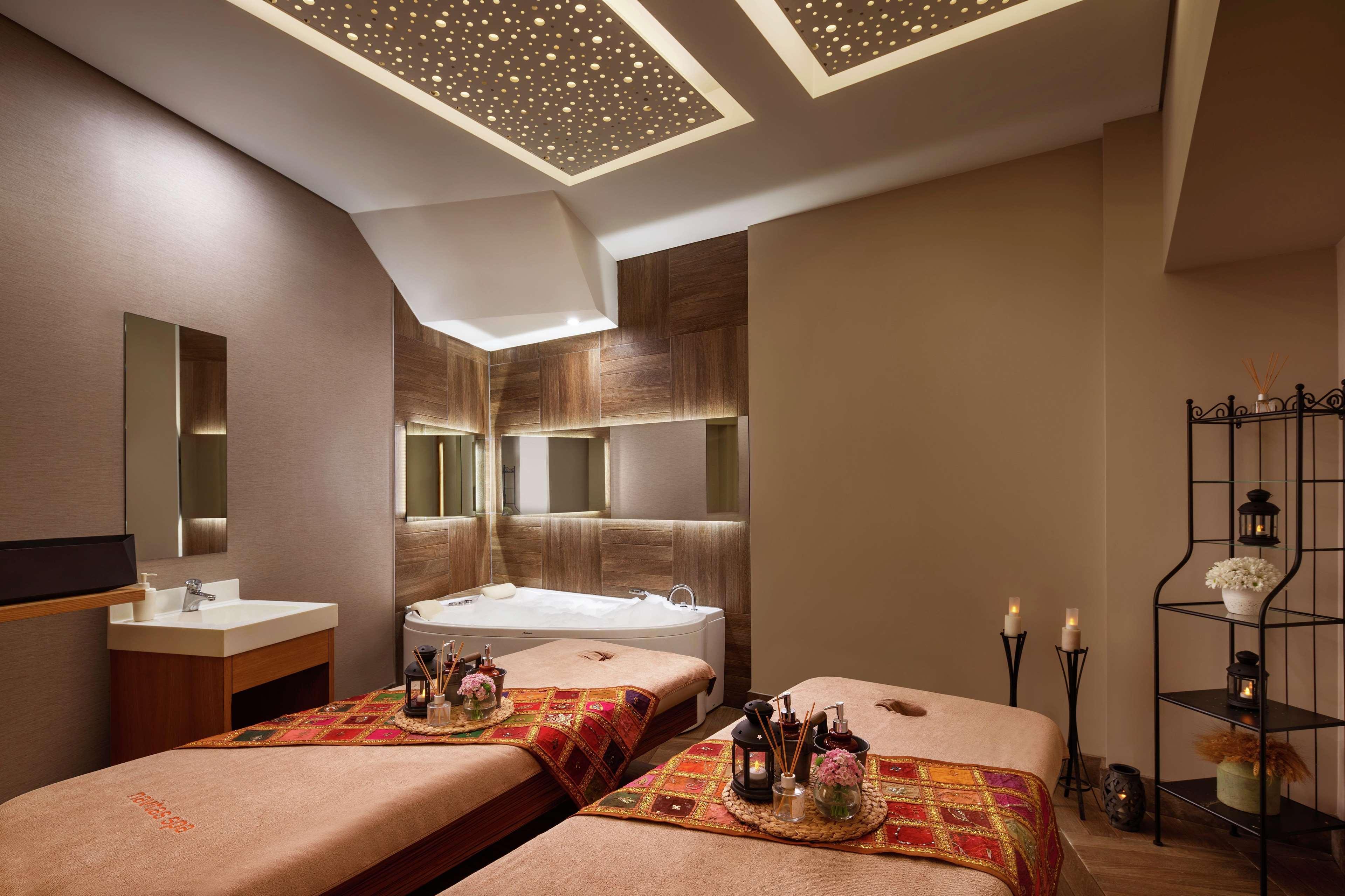 Doubletree By Hilton Istanbul Gayrettepe Hotel Exterior photo A spa in a hotel