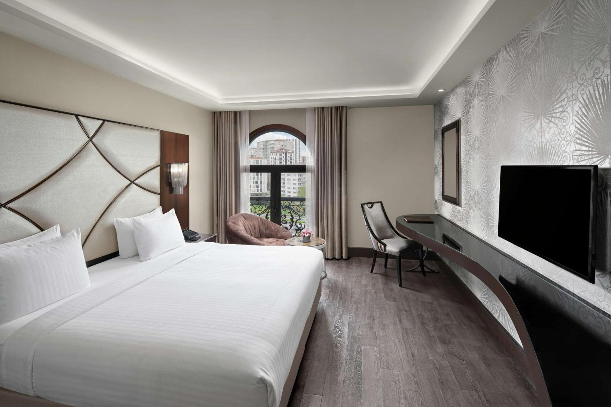 Doubletree By Hilton Istanbul Gayrettepe Hotel Exterior photo Deluxe Room